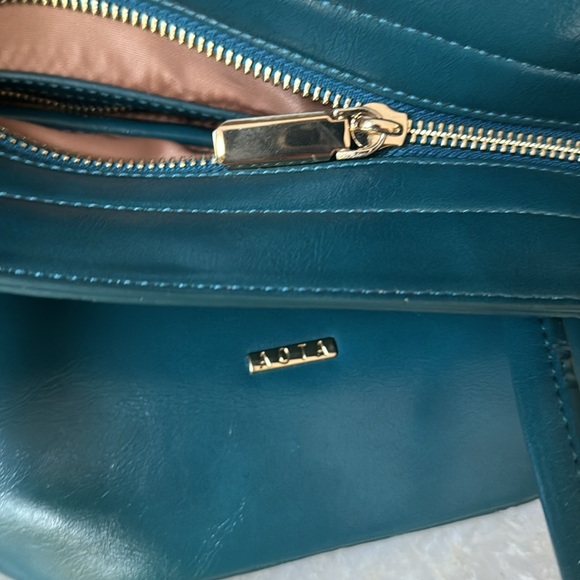 New AOTA Bag purse tote teal blue gold (Vagan) Crossbody/Handbag large - Picture 11 of 11
